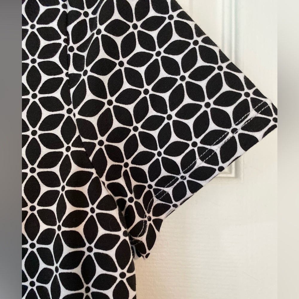 Anne Klein Black and White Fitted Short Sleeve Tee. Small. Adorable cotton NWT - Picture 9 of 11